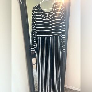Women’s Black and White Long Sleeve Striped Maxi Dress Super Comfy Size XL